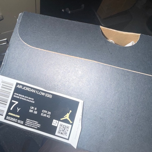 RED AIR JORDAN 1 LOW - Picture 2 of 2